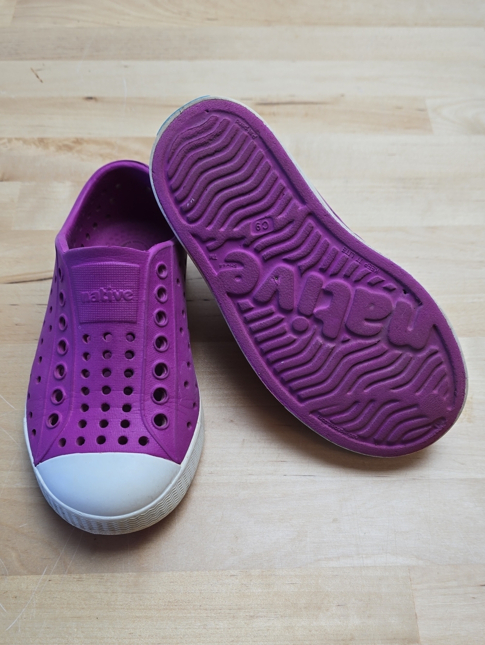 Native Jefferson Kids Water Shoes Slip-On in Bright Purple with White Toe